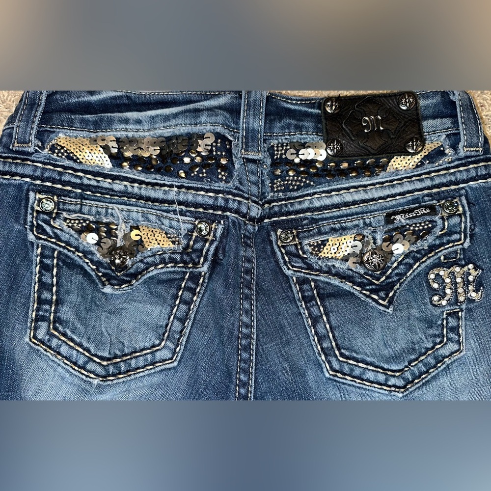 Miss Me Easy Capri Jeans Women's 26 Sequin Studded Embellished Blue Denim - Picture 6 of 8